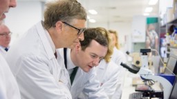 Bill Gates visiting a lab